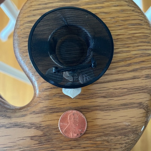 🔴 Vintage hat brooch black metal pin - Picture 3 of 4